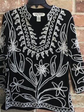 Lauren Michelle Black and White Embroidered tunic size M